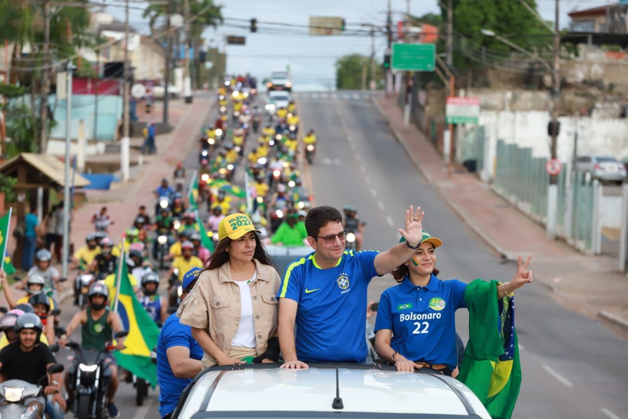 “Sou Bolsonaro de manhã, de tarde e de noite”, diz Gladson Cameli durante megacarreata em apoio à reeleição do presidente